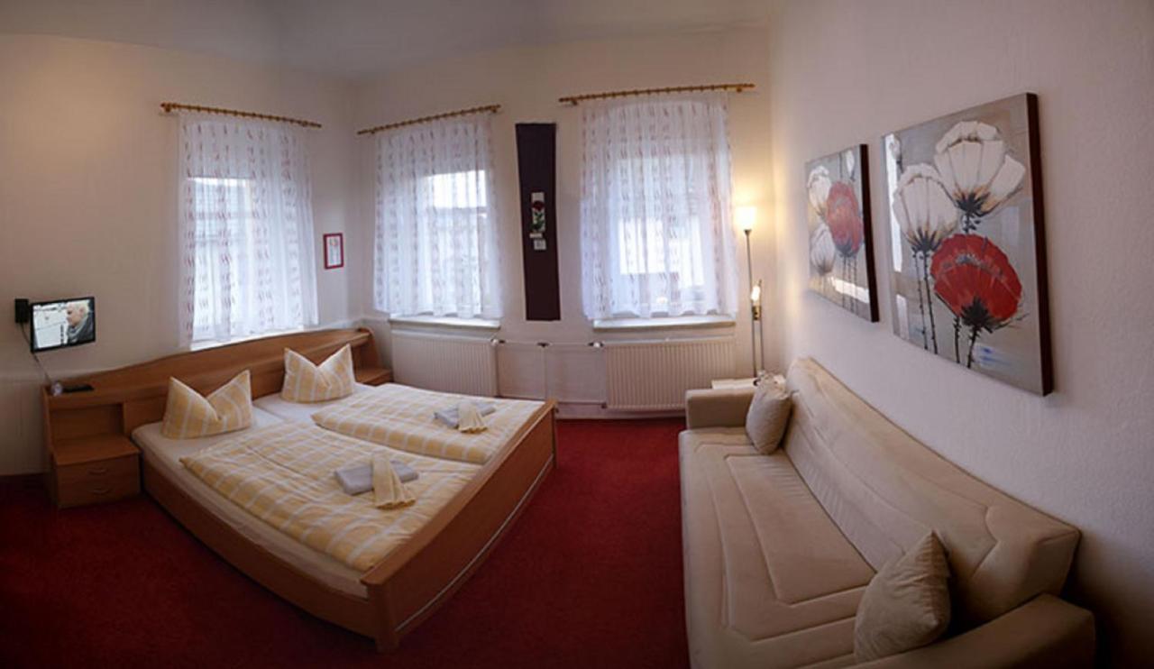 Pension & Gasthof Erbgericht Hoehenlage 850M Marienberg Zewnętrze zdjęcie